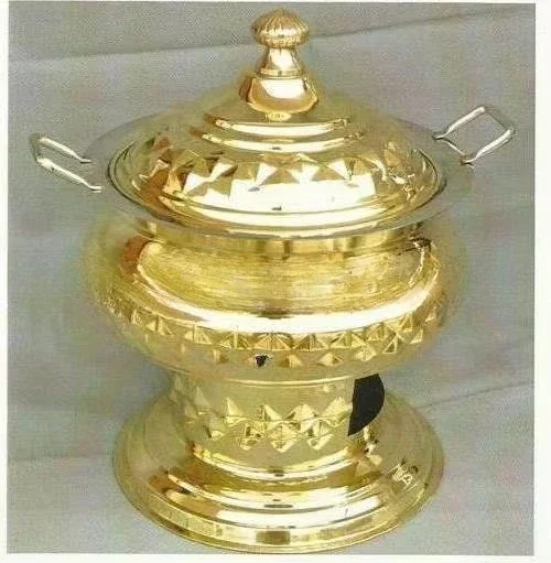 Prepare to deliver food for self-catering in hotels and restaurants Warm hot pot