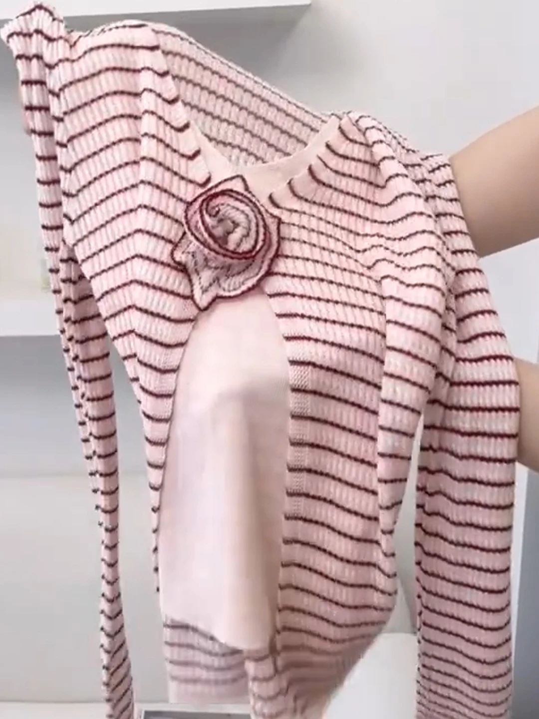Pull tricoté rose à fleurs 3D pour femme, faux haut deux pièces rayé, humidité ng Long Sve v-ne, coupe régulière, automne hiver