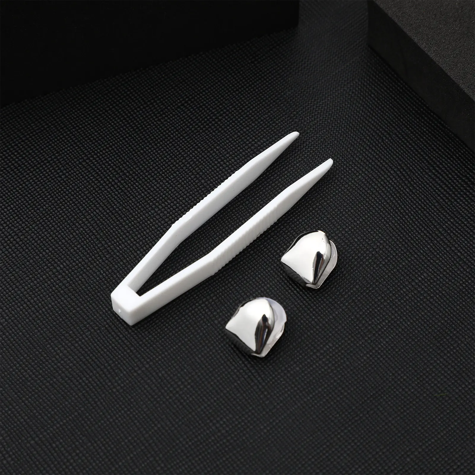 2個入りヒップホップゴールデンティースグリル、高級真鍮製、再 - Body Jewelry Videos のレビューと価格