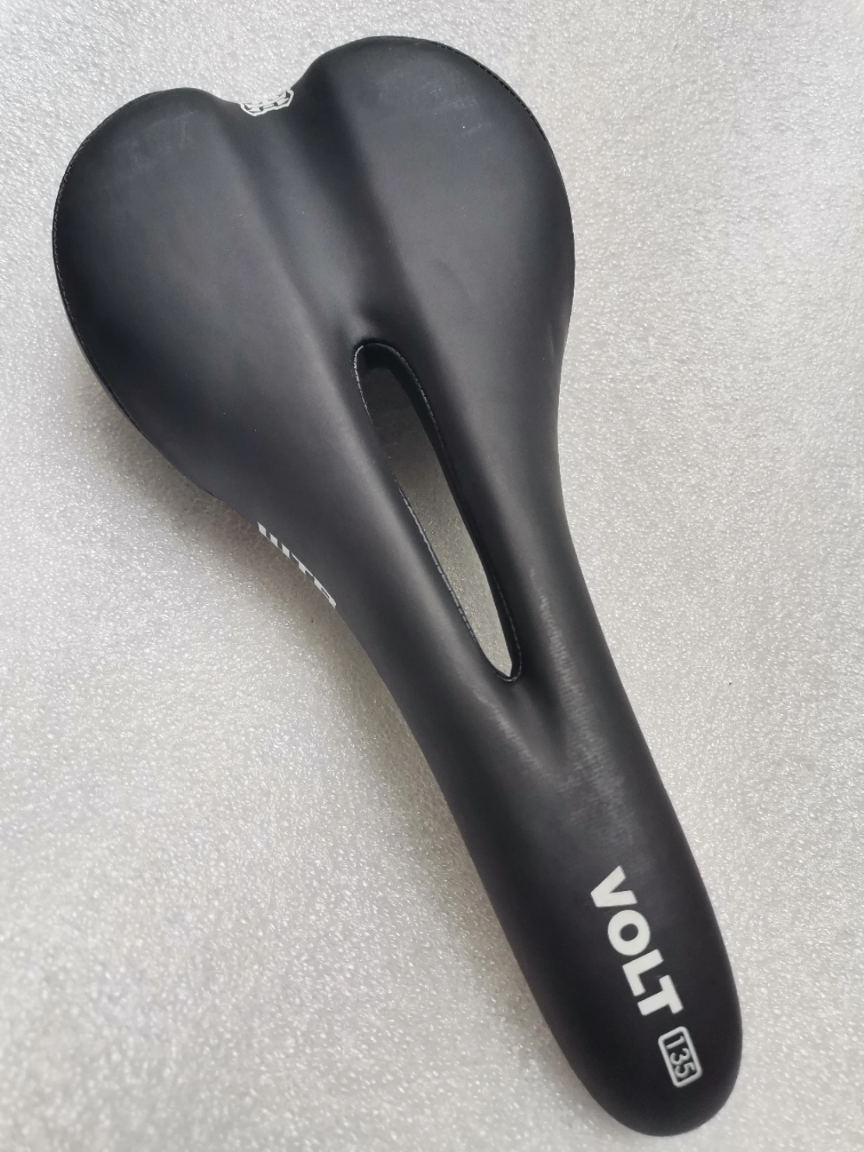 NEW WTB VOLT SADDLE SEAT ROAD MTB 135MM BLACK CENTER CUT OUT