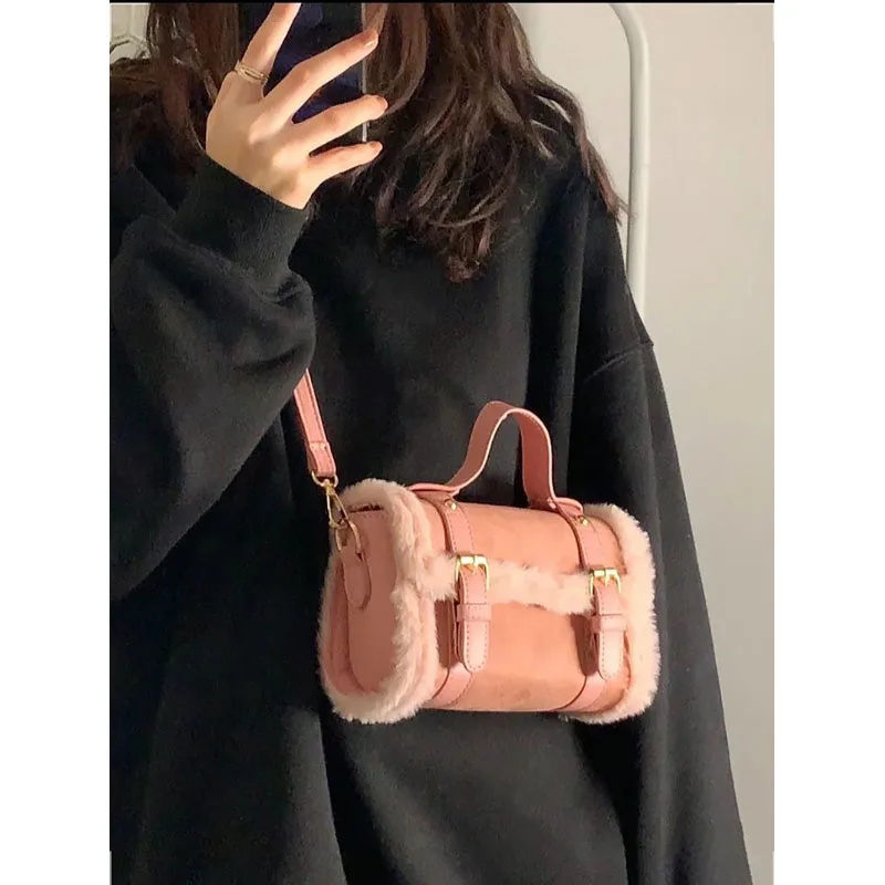 Vintage Fashion Handbag Autumn Winter Women\'s Bag 2023 New High-Grade Sense Minority Suede Leather Crossbody Pack Commuter Pop