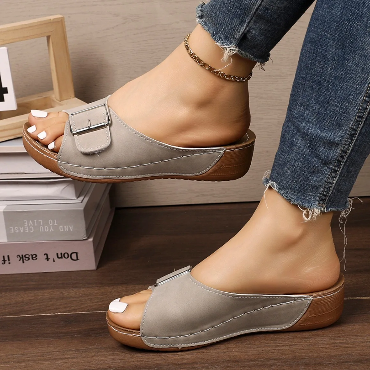 Women Summer Spring Fall Casual Simple Large Buckle Upper Soft Slides Women Grain Comfortable Flat Heel Slip-On Beach Slippers