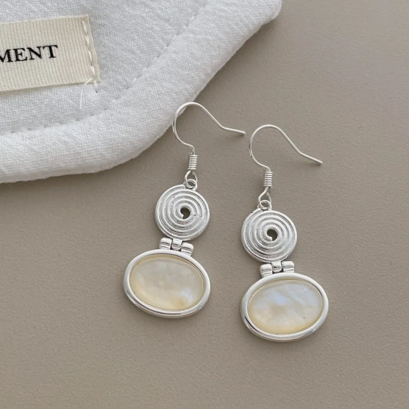 

Minar New Retro Oval Resin Metallic Geometrical Bottle Gourd Long Drop Earrings for Women Silver Plated Copper Alloy Jewelry