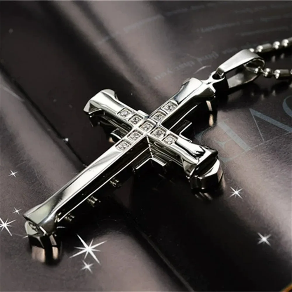 

Male Punk Crystal Cross Jesus Pendant Fashion New Gold/Black/Blue Color Zirconia Necklace Bamboo Chain Jewelry Gifts