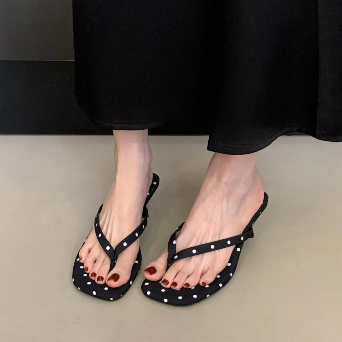 Bailamos 2026 Women Beach Flip Flop Shoes Ladies Elegant Summer Slipper Low Heel Slides Outsides Slipper New Brand Sandals