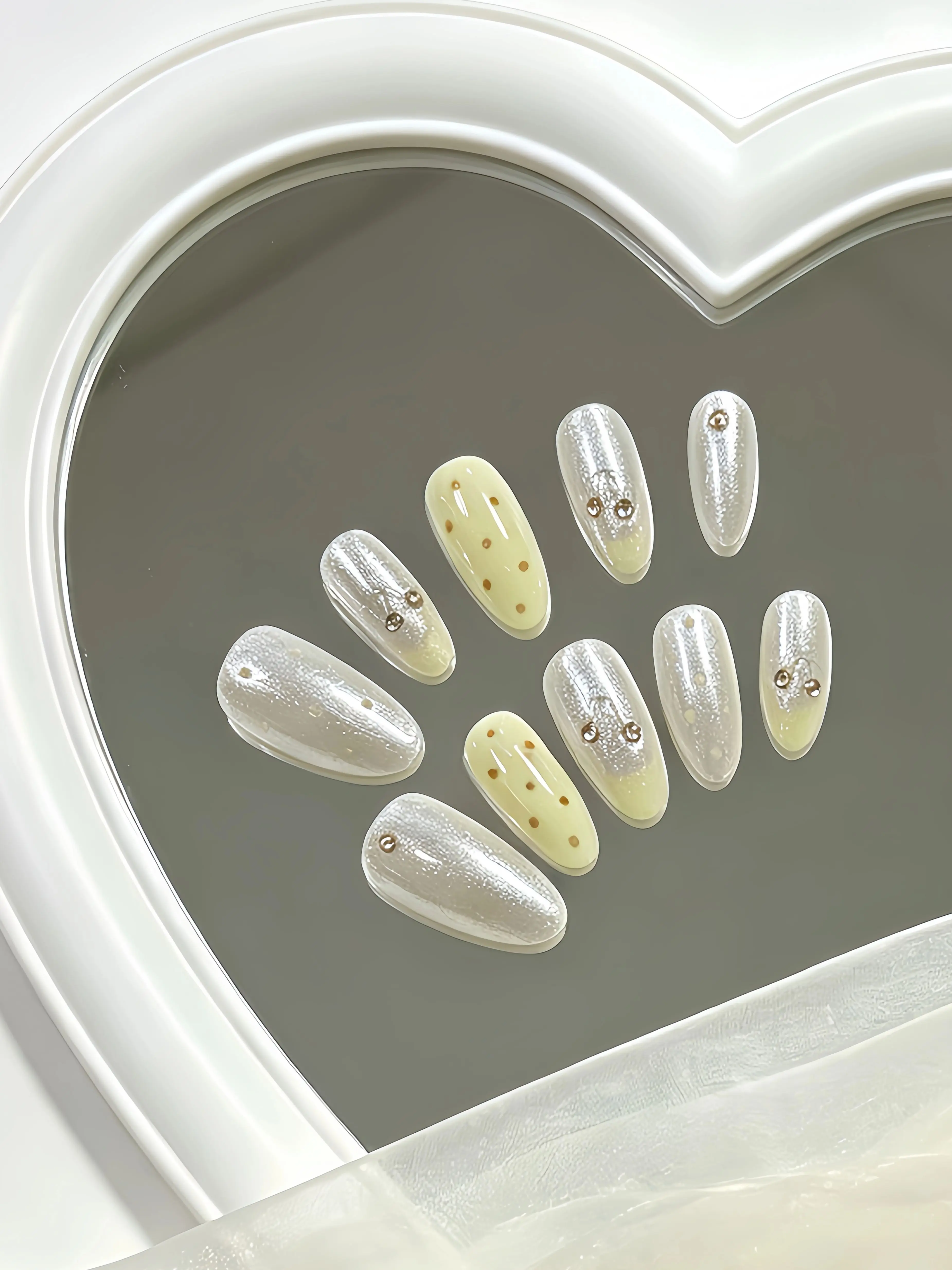 Nail Art Simple Elegant - 10-teiliges Set mandelförmiger Nägel, zweifarbige lange