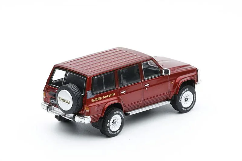 (Pre-ordine) Modellino Auto da Collezione in Scala 1:64 Patrol (Y60) SUV Rosso Vino Edizione Limitata 700