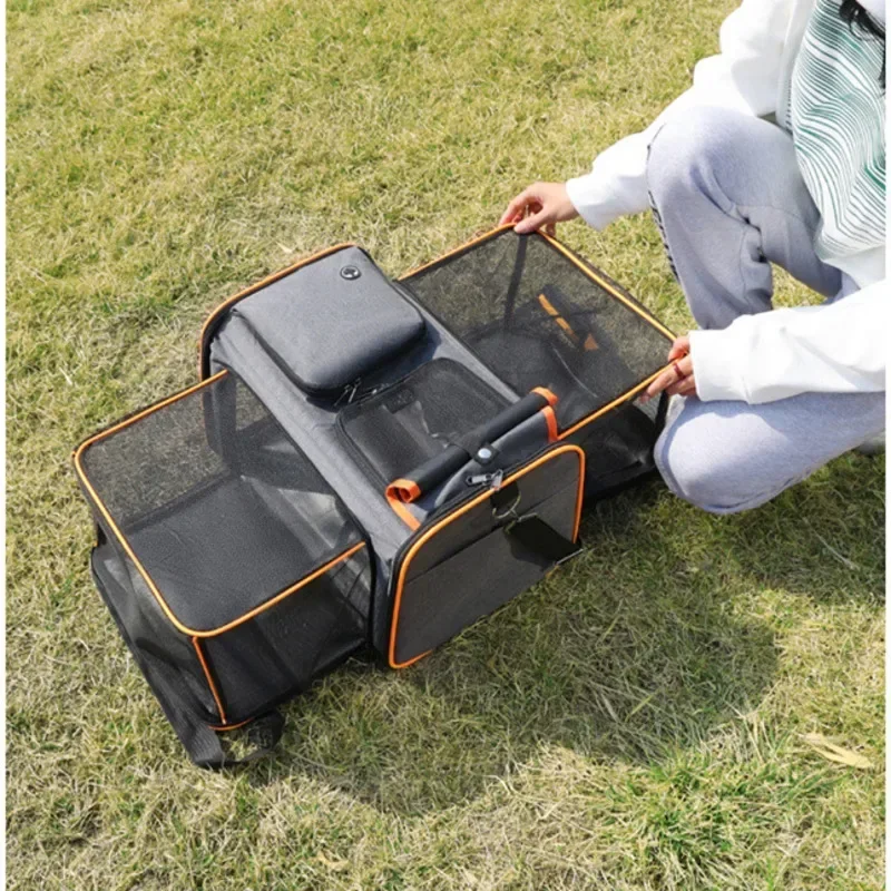 Portable Outdoor Transport Case Expandable Pet Basket with Breathable Large Capacity Carrier for Cats Outdoor-Friendly Pet Bag