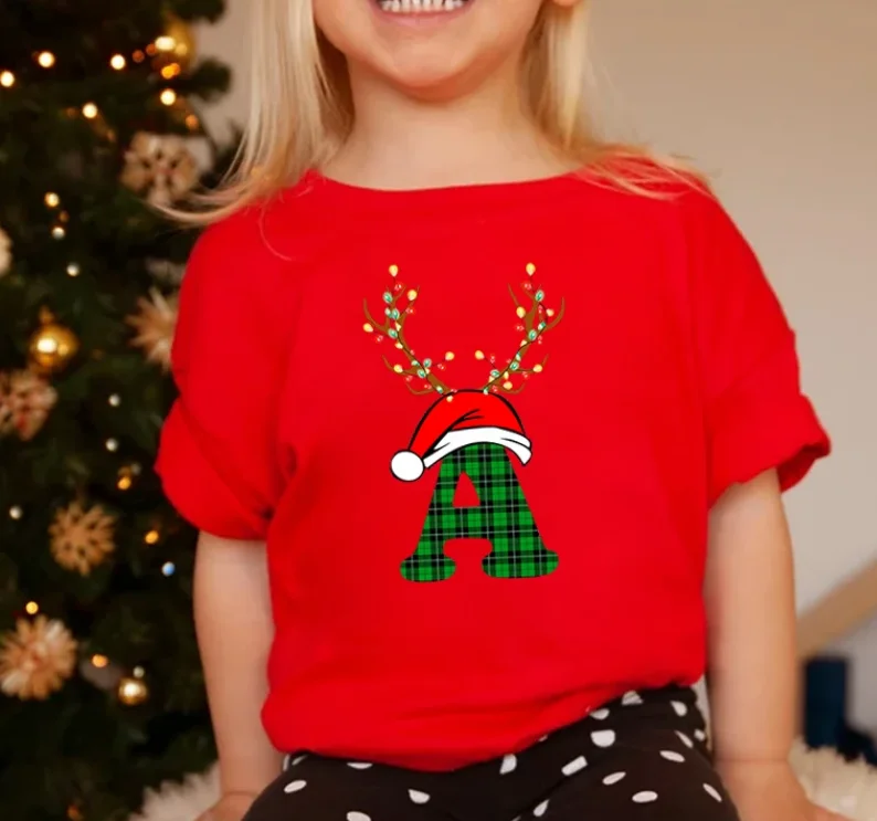 Cerveja de Natal infantil com chapéu, camisetas com estampa alfabética xadrez, tops de manga curta, moda, 2024