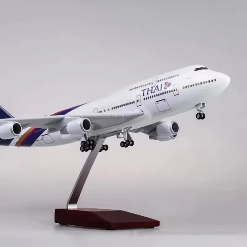 2025 New 1/150 Scale B747 Thailand Thai Airways Diecast Model Airplane Aircraft Toy Plane With Light Wheels Collection Display