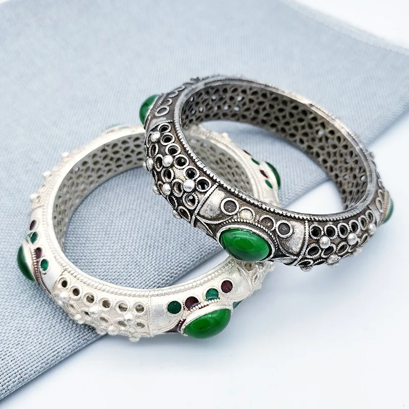 Silver Jewelry Bracelet With Hollow Bead Inlay, Middle-Aged Elderly , Miao And Dong Ethnic Style Closed Bangle Bra