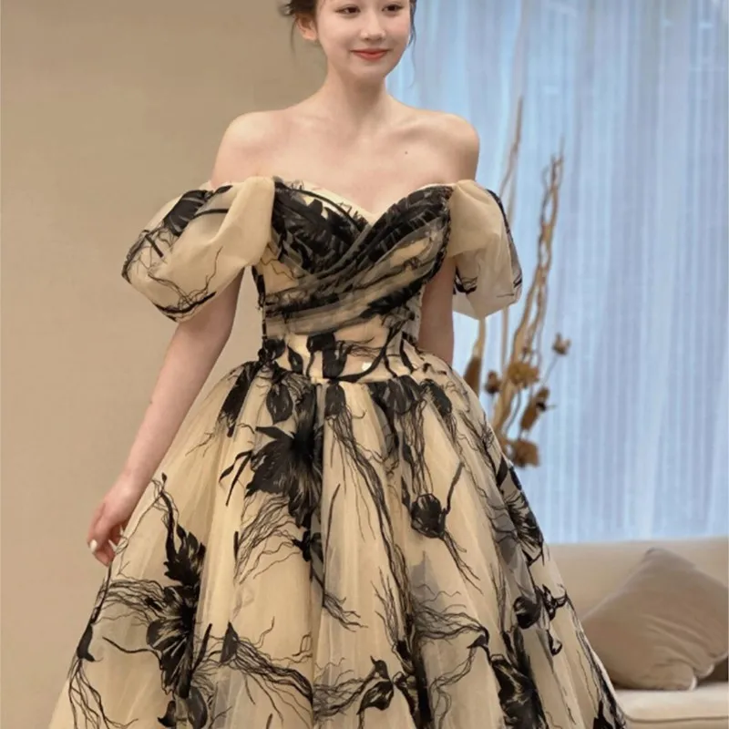 Birthday coming-of-age ceremony Pompous large size students graduation vocal arts test dress