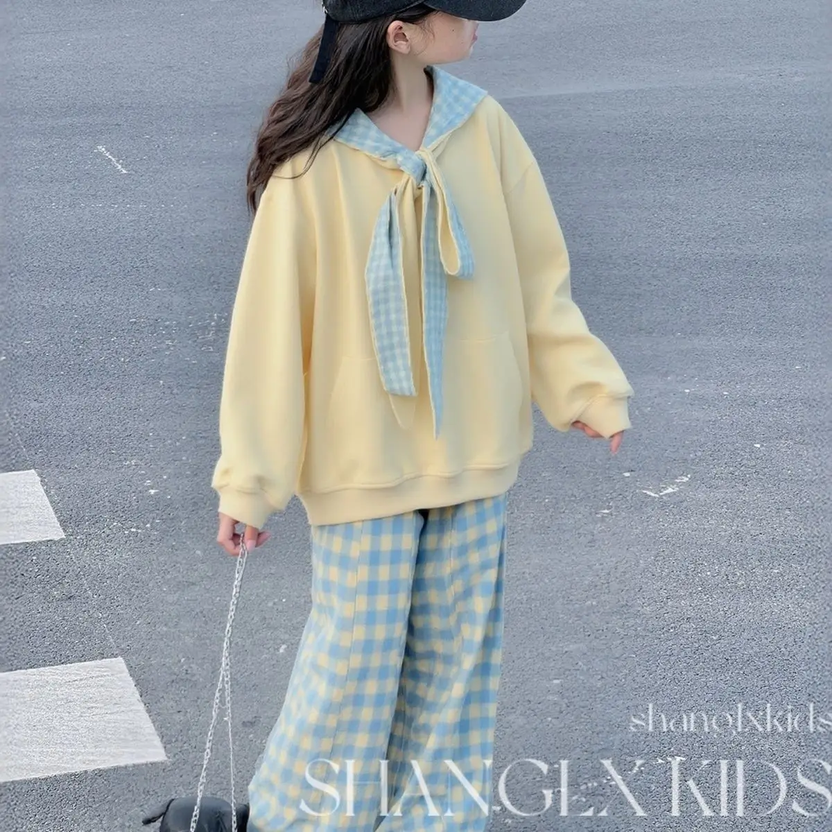 Girls' Spring and Autumn Suit 2025 New Children's Fashion Bow Strap Sweater + Plaid Trousers Two-piece Set