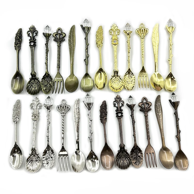 6 sztuk Vintage łyżki widelec Mini styl królewski metalowe złoto rzeźbione przekąski kawy owoce prikkkers widelec deserowy narzędzie kuchenne łyżeczka 1 zestaw