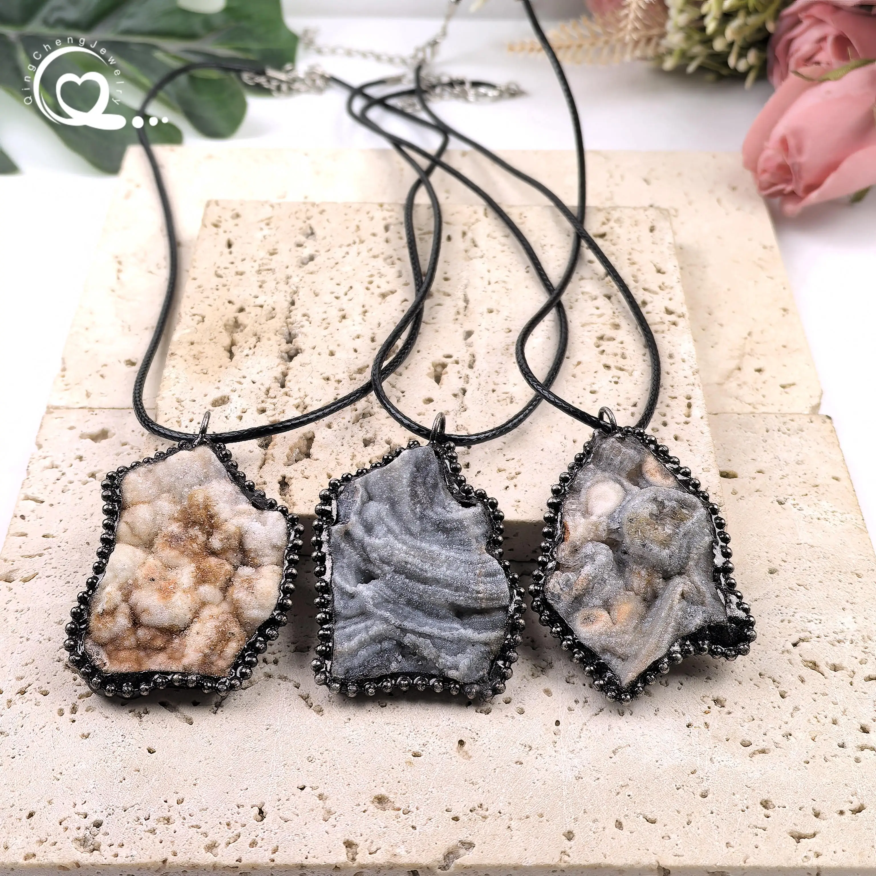 

Raw Geode Druzy Antique Silver Pendants Necklace,Natural Quartz Drusy Slice Slab Charms Chains Fashion Boho Retro Jewelry,QC3428