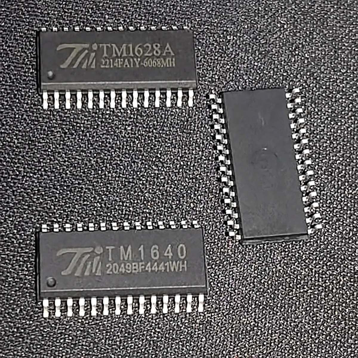 10 шт. оригинальные цифровые трубки ЖК-светодиодный драйвер TM1638 TM1628A TM1640 TM1621C TM1627 SOIC-28-300mil SMD 28 контактов