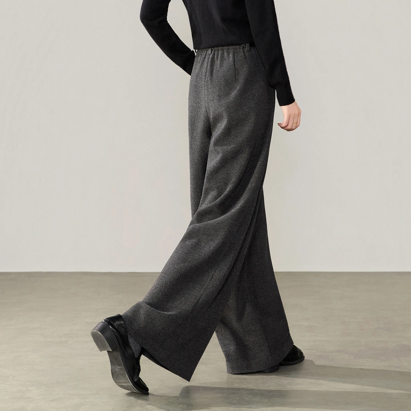 SENTUBILA Women's A-Line Wide Leg Trousers 2026 Winter Press Pleats Elastic Waistband Relaxed Versatile Commuter Pants 164KD6738