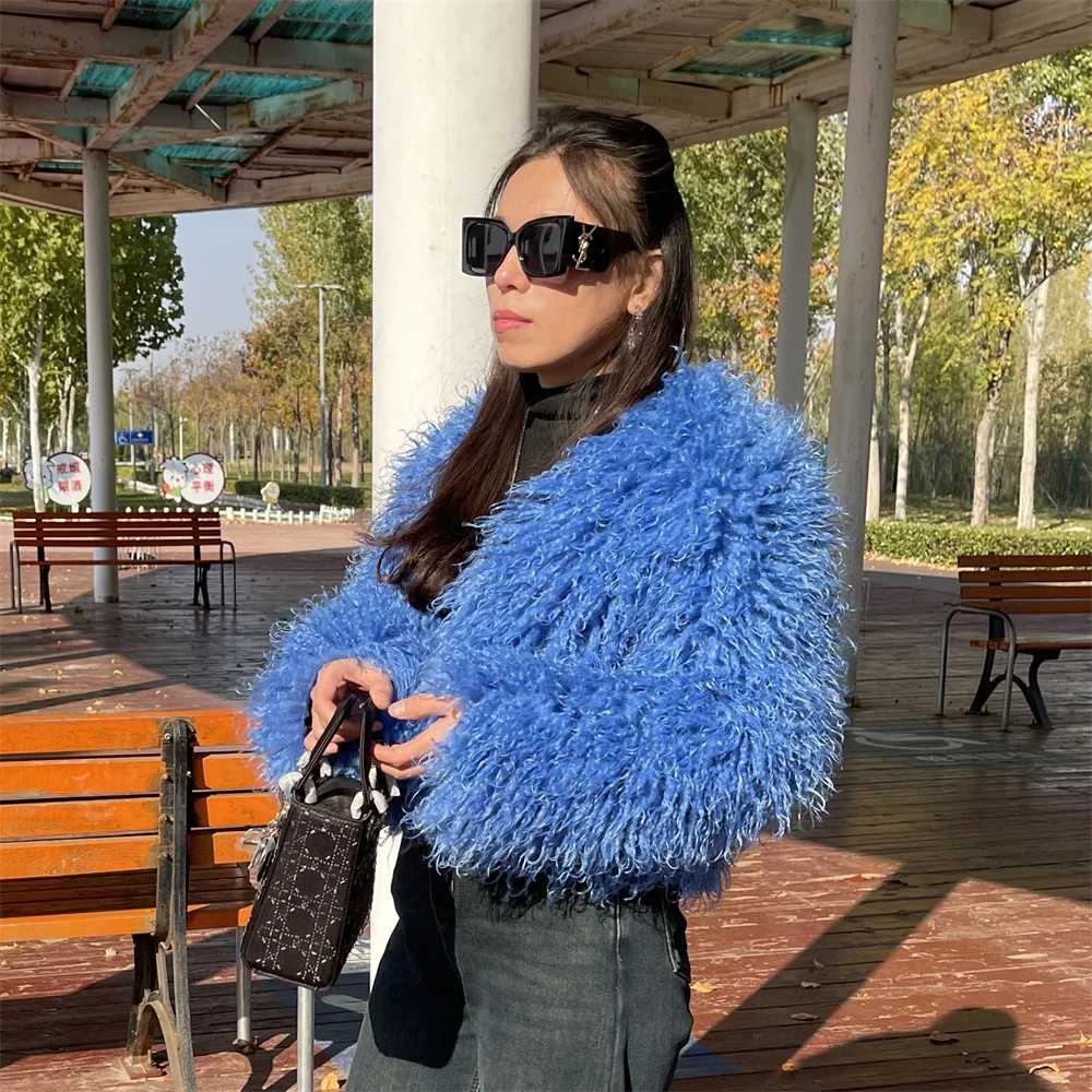 Iconic Street Fashion Week Luxury Brand Cropped FauxWool Fur Coat Women Winter 2024 Hot Cool Girls Fluffy Short Fur Jacket