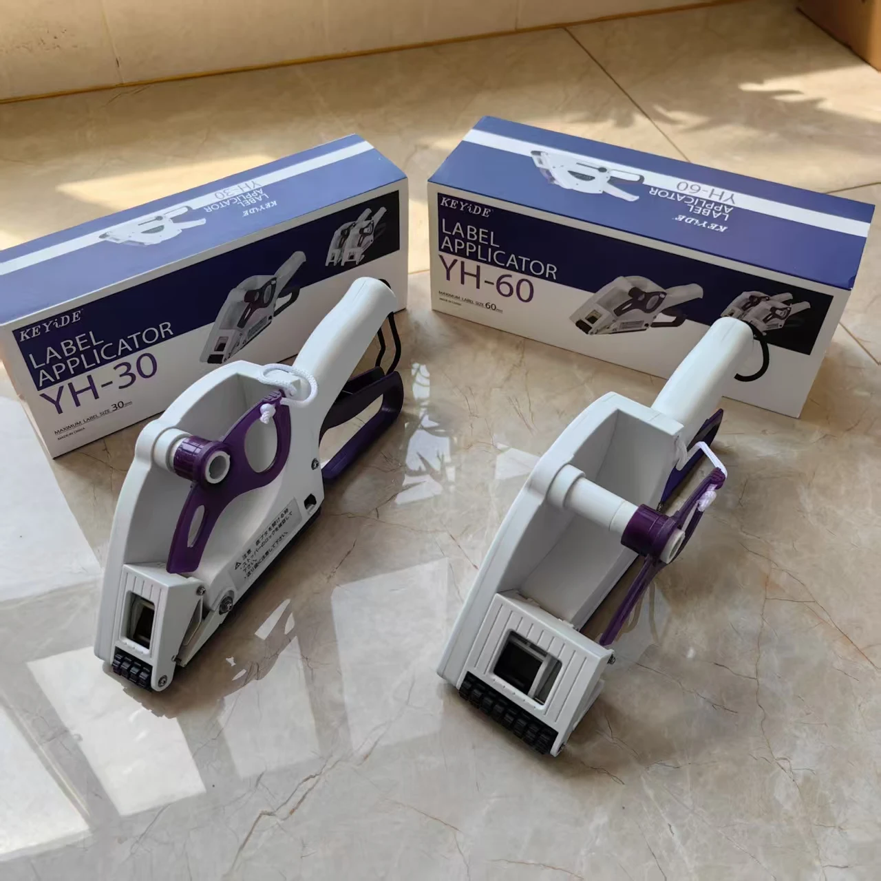 

Manual Labeling Machine Labeler Hand Hold Cap Bottle Cover Adhesive Sticker Price Tag Labeller Flat Labeller Bar Code Label