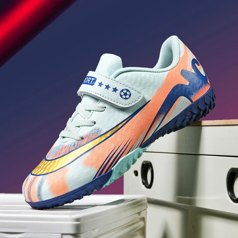 

Kids Football Shoes Ultralight Children Comfortable Soccer Shoes Comfortable Turf Cleats Studded Training Boys Football Boots