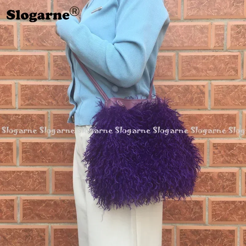 

Women Faux Y2K Mongolia Fur Handbags Long Fluffy Messenger Bags Cute Ladies Shoulder Bag Ladies Faux Furs Luxury Crossbody Bags