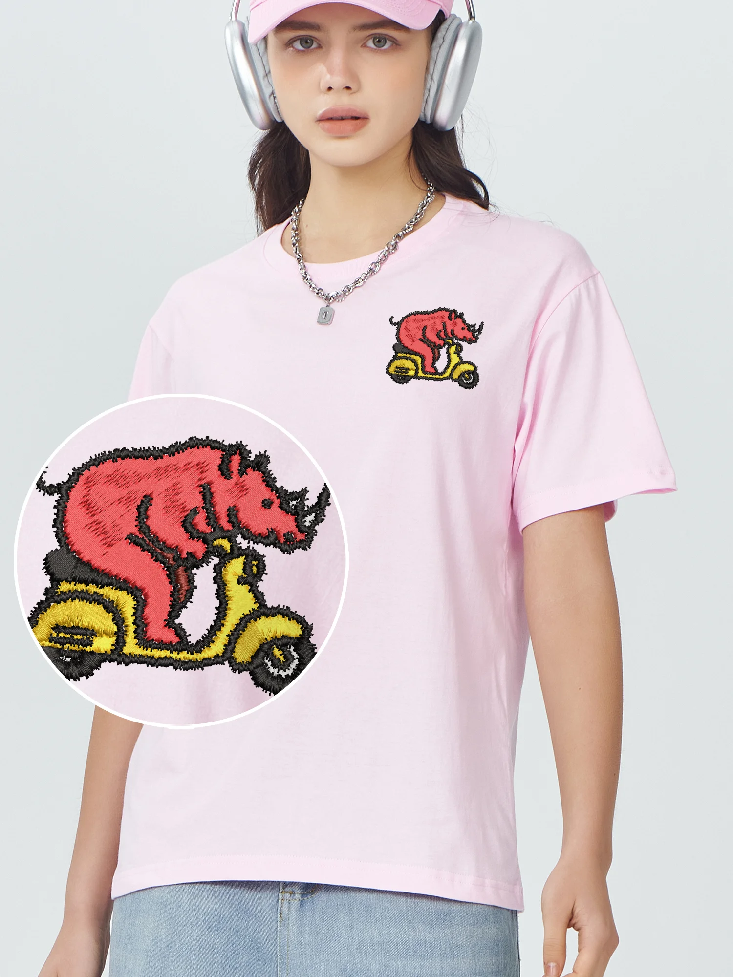 Riding Electric Vehicle Rhinoceros Embroidered T Shirts Funny Shirts Men Fashionable And Trendy Casual Embroidery Tops