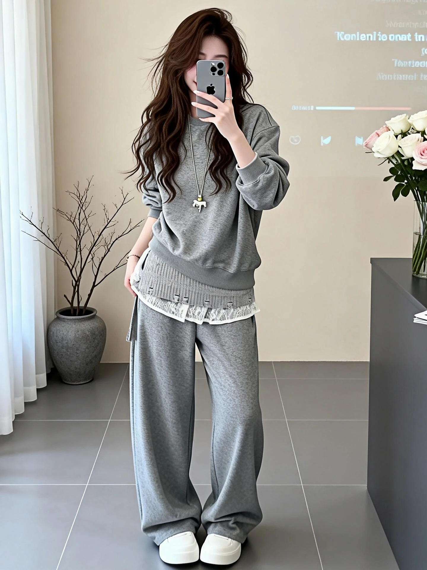 

Grey Loose Sweatshirt Set Women's Casual Lace Patchwork Wide Leg Pants Two-Piece Spring Autumn New Style Comfortable Fashion