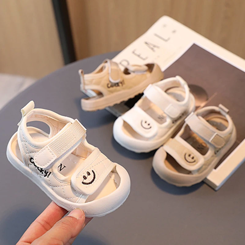 Chaussures d'été décontractées pour bébés, sandales pour garçons, chaussures de marche confortables à semelle souple, sandales légères et respirantes pour enfants