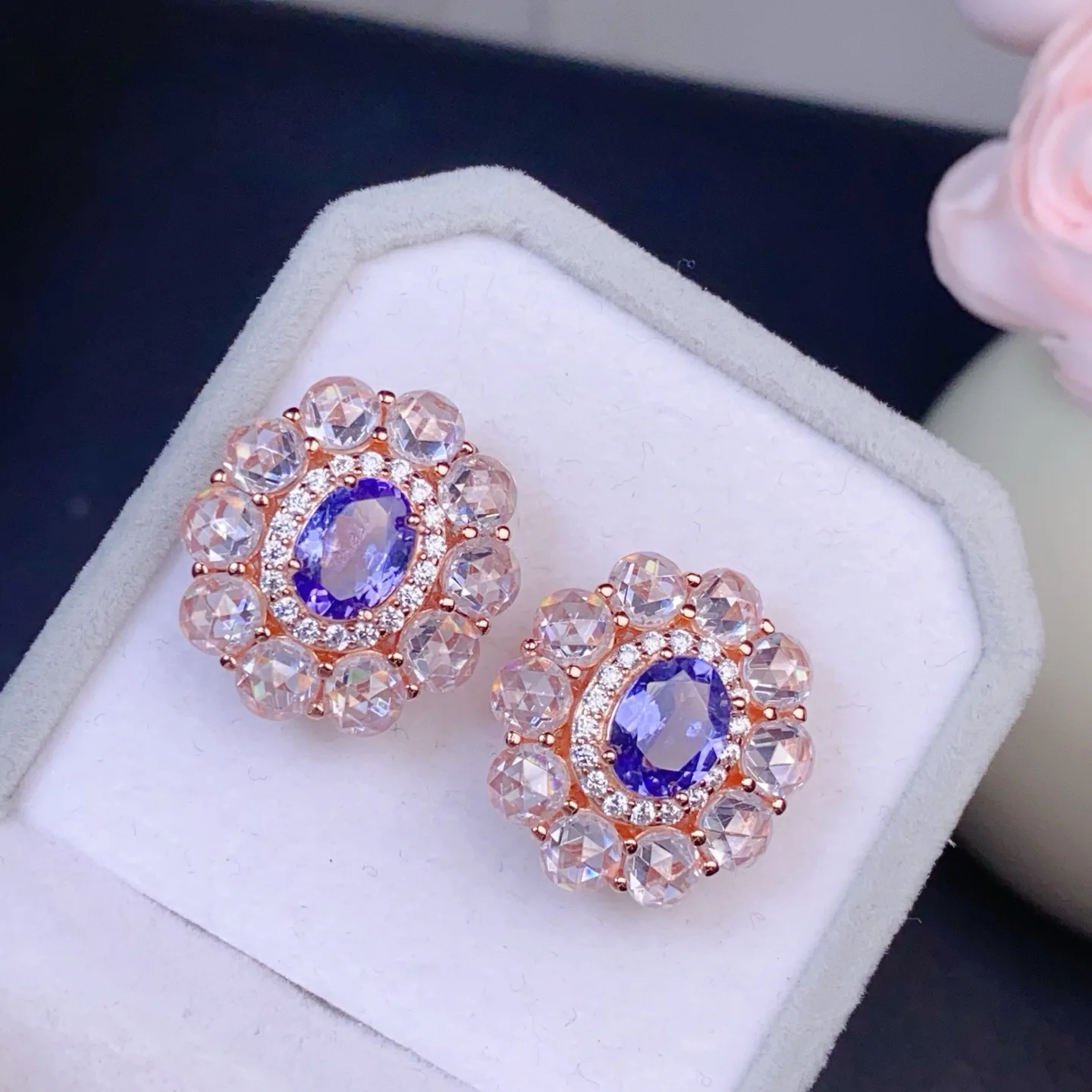 

Серьги из натурального танзанита, очаровательный фиолетовый цвет, чистое серебро 925 пробы, инкрустированные основным камнем Seiko, серьги из натурального драгоценного камня 6*8 мм