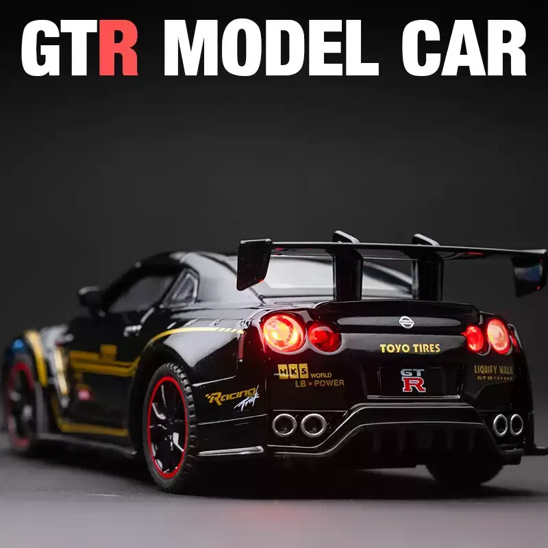 1:32 GTR R35 Simulation Alloy Car Model Sound and Light Sound Effect Pullback Desktop Ornament Toy Gift