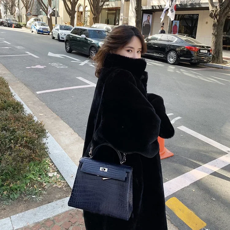 

Female Imitation Lamb Fur Coats Women Faux Fur 2025 Winter New Sheep Shearling Coat in The Long Loose Imitation Fur Coat