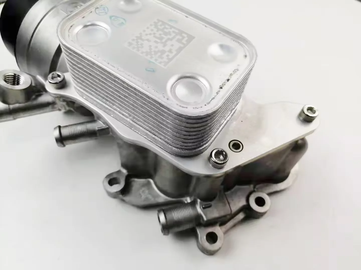 OEM 11427546279 9806506180 1103T5 Heat Exchanger Transmission Oil Cooler Thermostat for BM W Mini French Peu geot Universal