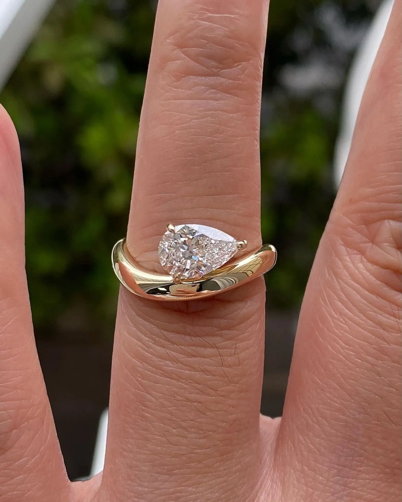 5A Cubic Zirconia Tear Drop Cz Sparking Fashion Jewelry Waved Band Geometric Engagement Ring Gold Color Bangle Set