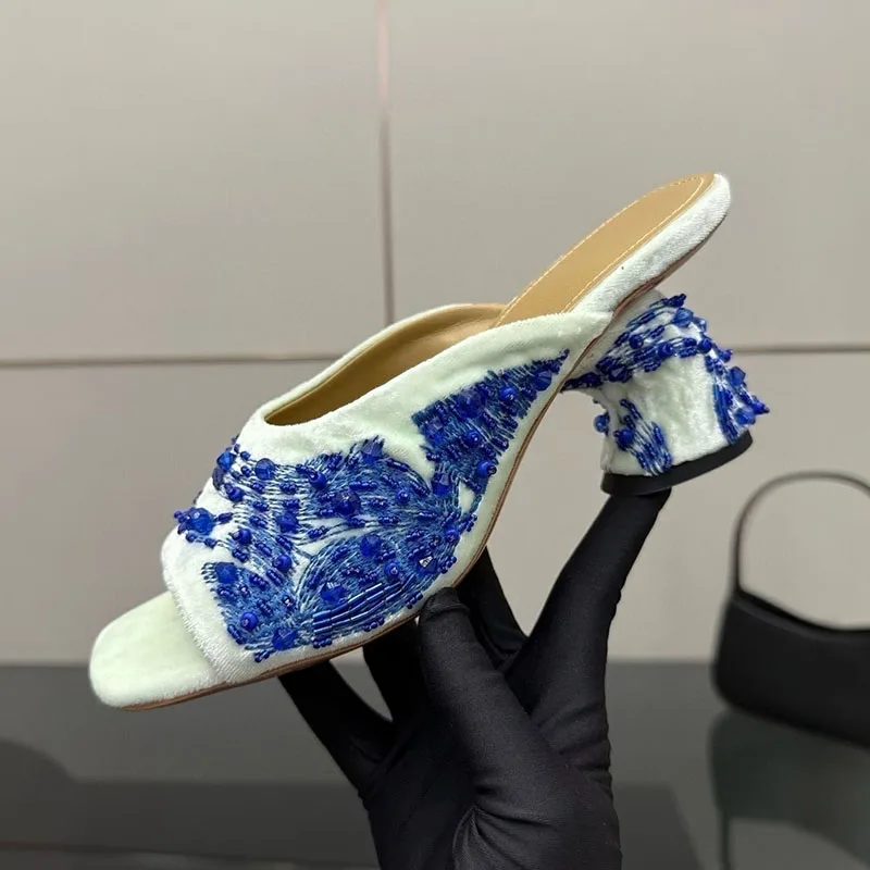 New 2025 Slippers Suede Embroidered Bead Decoration Sandalias Summer Women's Open Toe Strange Style Rome Sandas Dress Shoes