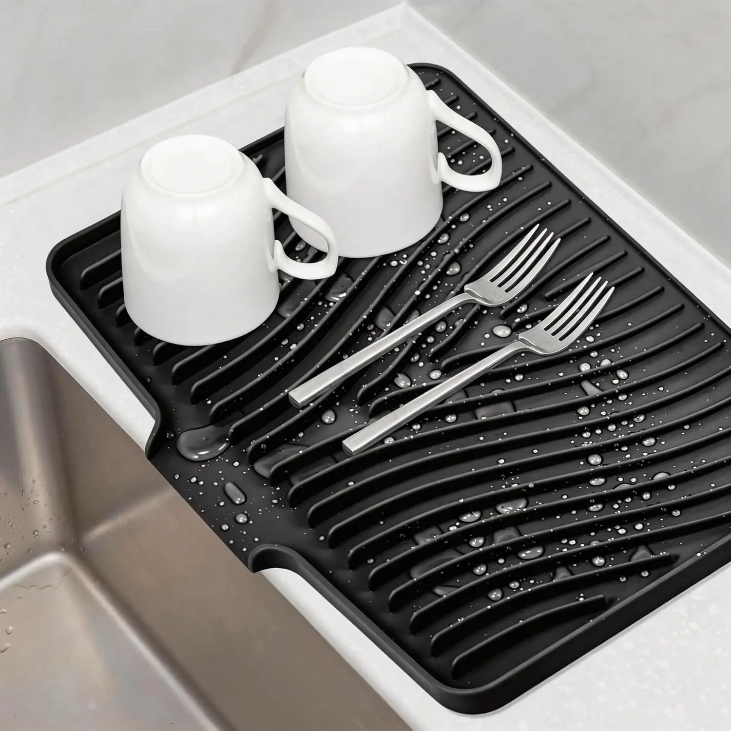 

Silicone Dish Drying Mat with Built-In Drain Counter Non-Slip Drain Pad for Tableware Anti-scald Heat Resistant Kitchen Utensils