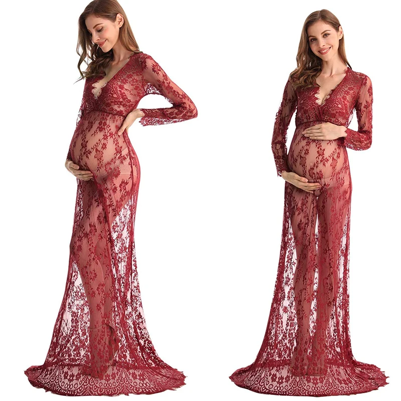 Sexy durchsichtiges Umstands-Maxikleid mit tiefem V-Ausschnitt und langen Ärmeln und Spitze für den Strand Douche de Diego Photographie de Vêtements de Matité