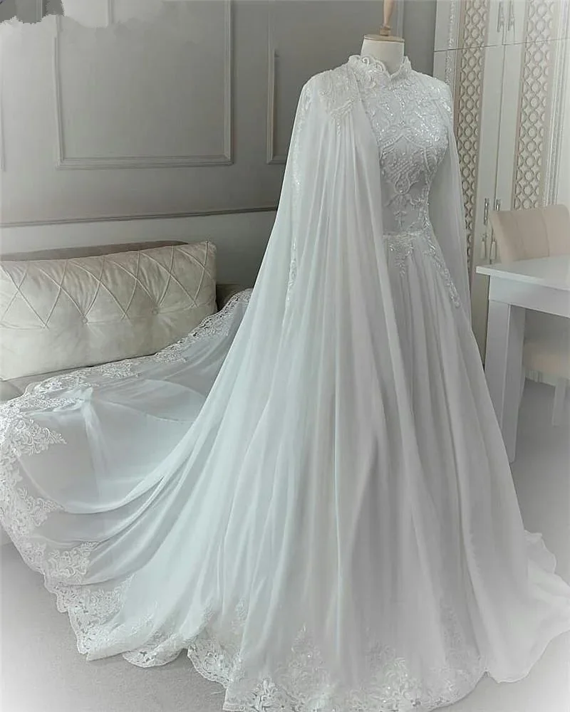 Robes de mariée arabes musulmanes avec Cape dentelle Appliques col haut dubaï caftan princesse mariée robe de mariée personnalisée
