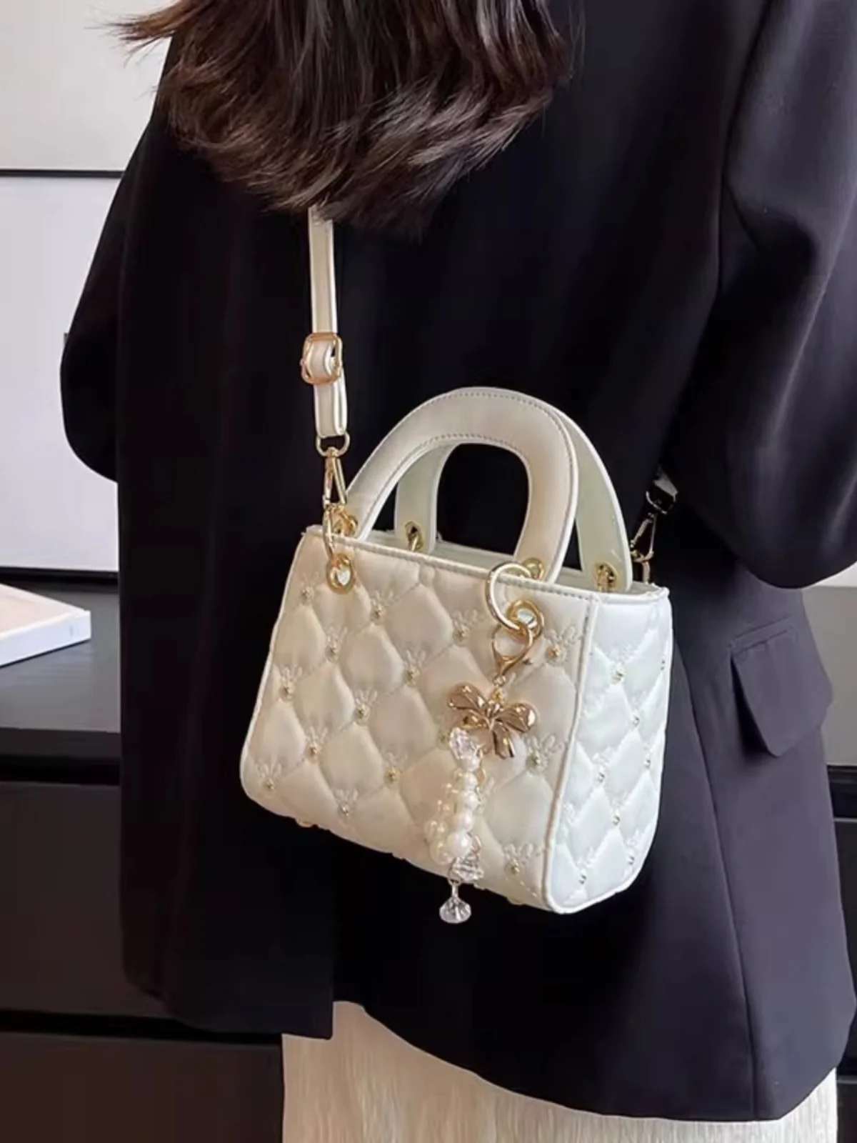 High End Bag for Women Autumn Winter Versatile New Fashion Handbag with Beading Trendy PU Leather One Shoulder Crossbody Bags