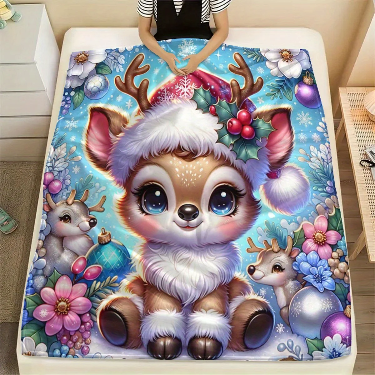 Cartoon-Themed Christmas Reindeer Flannel Blanket, Perfect for Napping in Dorms Or Offices. A Printed Fleece Throw That Makes a
