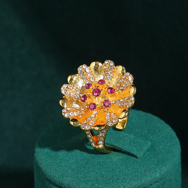 

Vintage Rhinestones Gold Color Large Flower Rings Rose Pink Jewelry Decoration Antique Luxury Designer Engagement For Women 2026