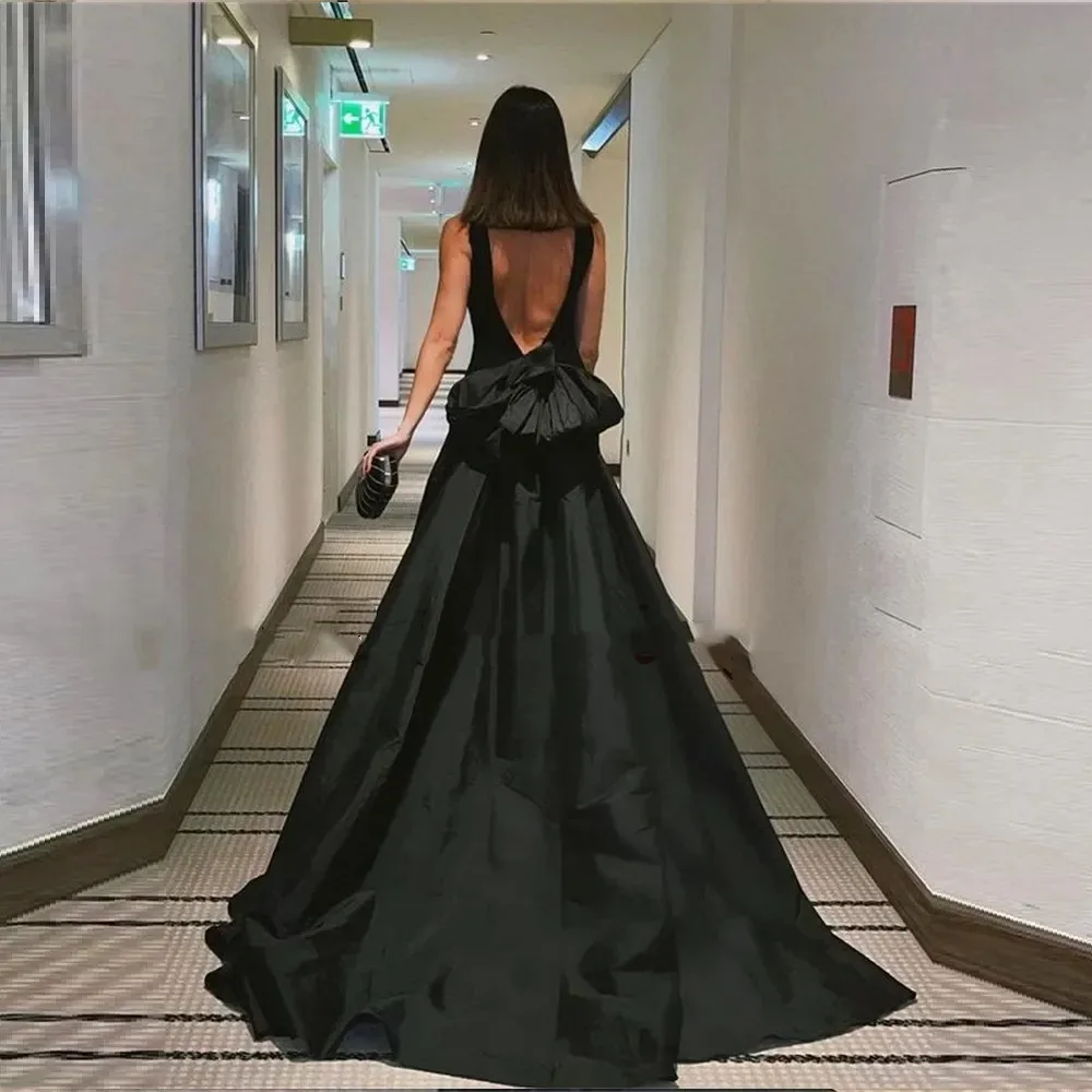Black Elegant Evening Dress 2025 Luxury Backless Formal Gown Sleeveless Long Party Prom Dress Bow Design Customized