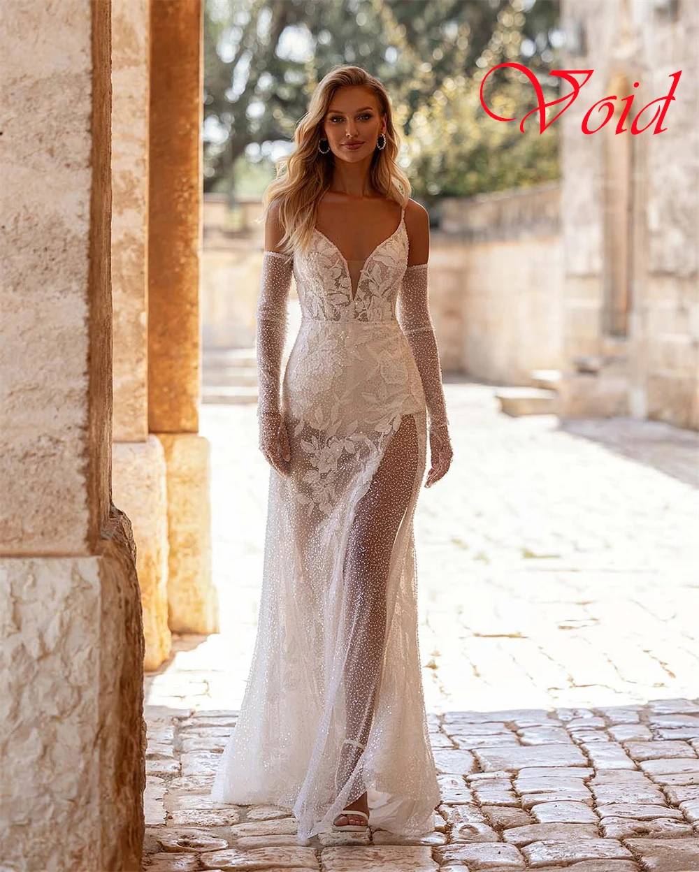 

Customized White Tulle Bridal Gowns Elegant Strapless Spaghetti Straps Beading Wedding Dress Chapel Train Zipper Back Dress