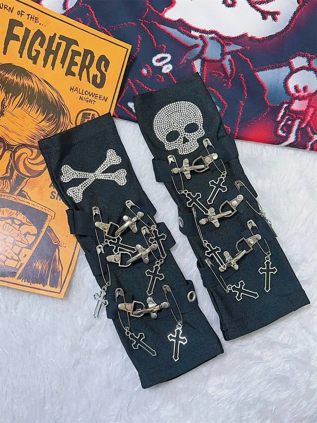 Shibuya Gyaru Y2K Hot Girl Yabi Girl Group Dancing Skull Rhinestone Pin Cross Punk Sunscreen Half Finger Arm Sleeves