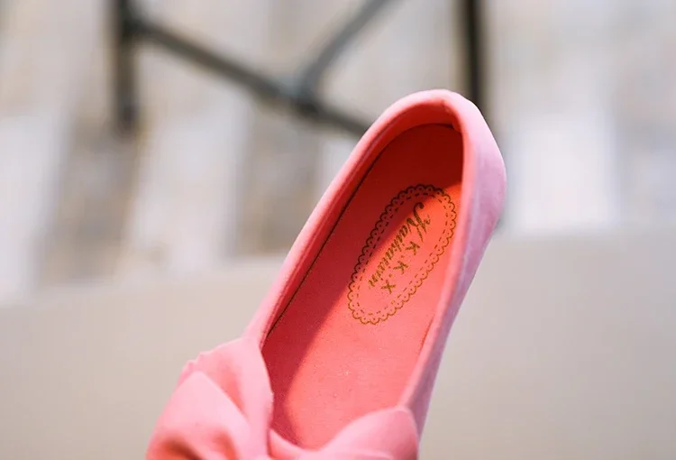 2024 neue Mode Mädchen Schuhe Pu Leder mit großen Fliege Bonbon Farbe Kinder Sandalen Slip-On Kinder Freizeit schuhe 21-36 weich heiß – Detail 4