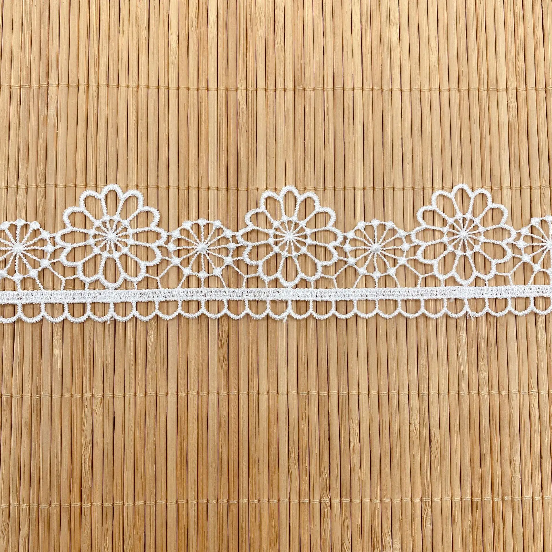 Tissu en dentelle brodé de petites fleurs creuses, 5 mètres/lot, bricolage, décoration douce pour la maison, accessoires de couture pour vêtements