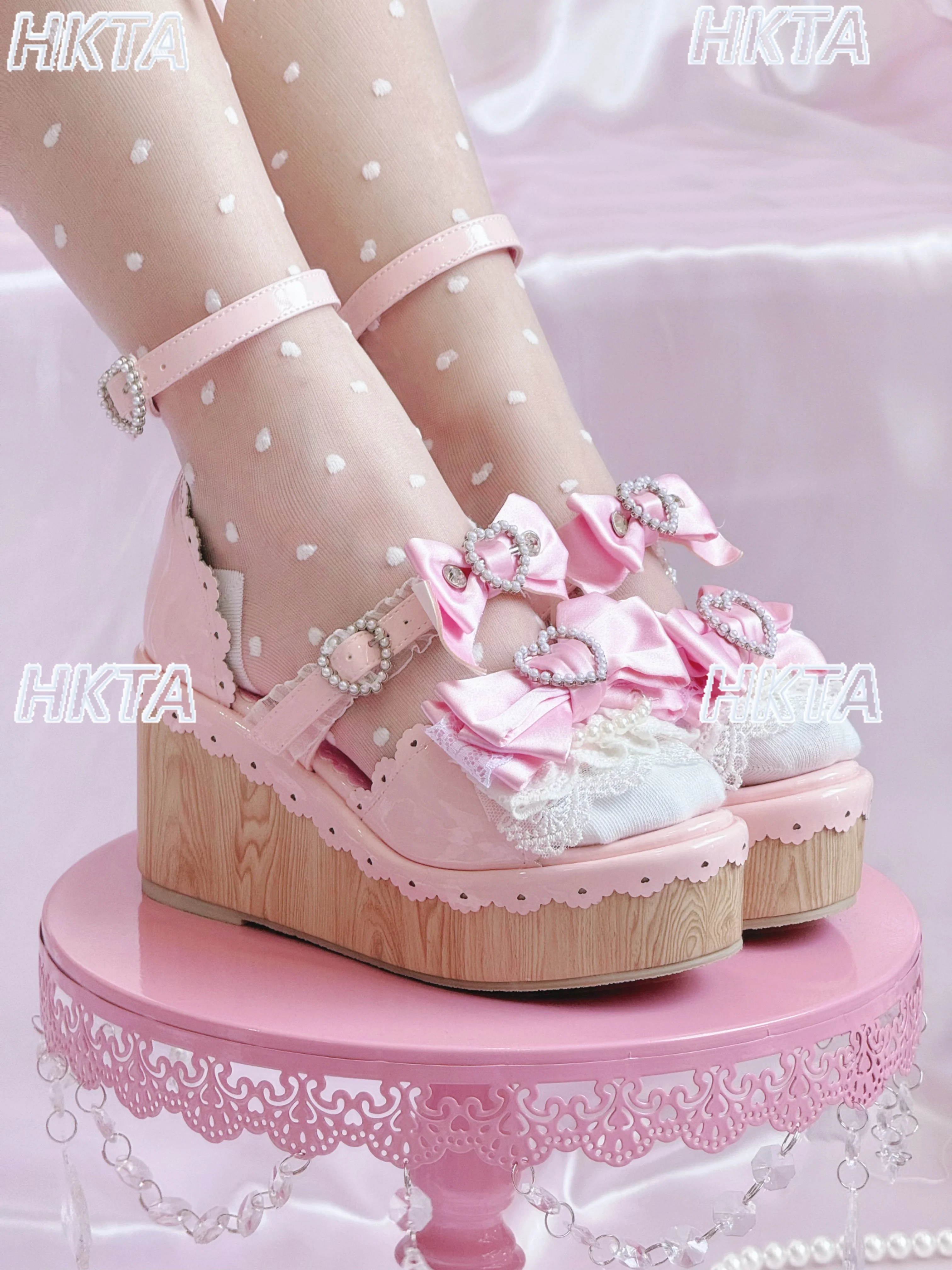 

Original Lolita Girls Bow Wedge Heel Shoes Women Sweet and Cute Summer Lace Stitching Pearl Open Toe White Sandals Female