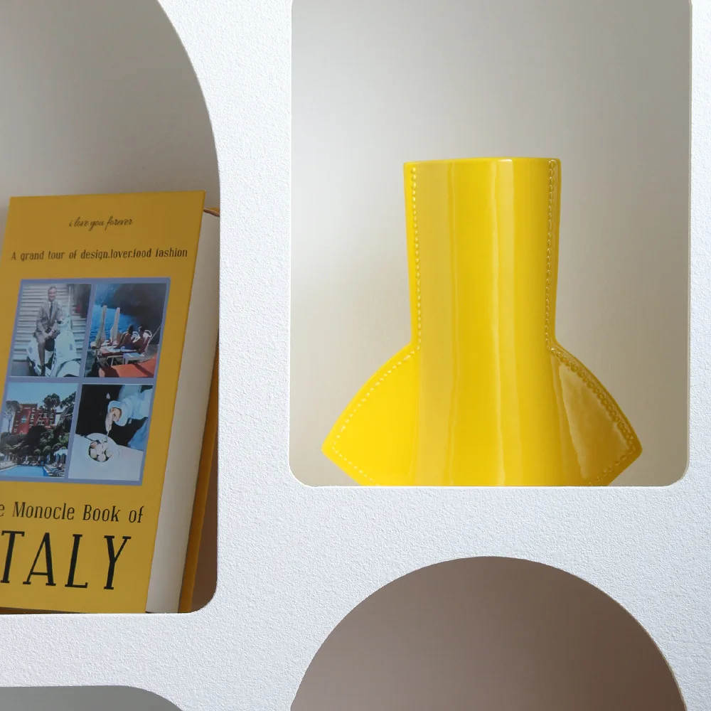 Dopamine ceramic small vase, advanced sense hydroponic vase ins wind high value creative simple art ornament