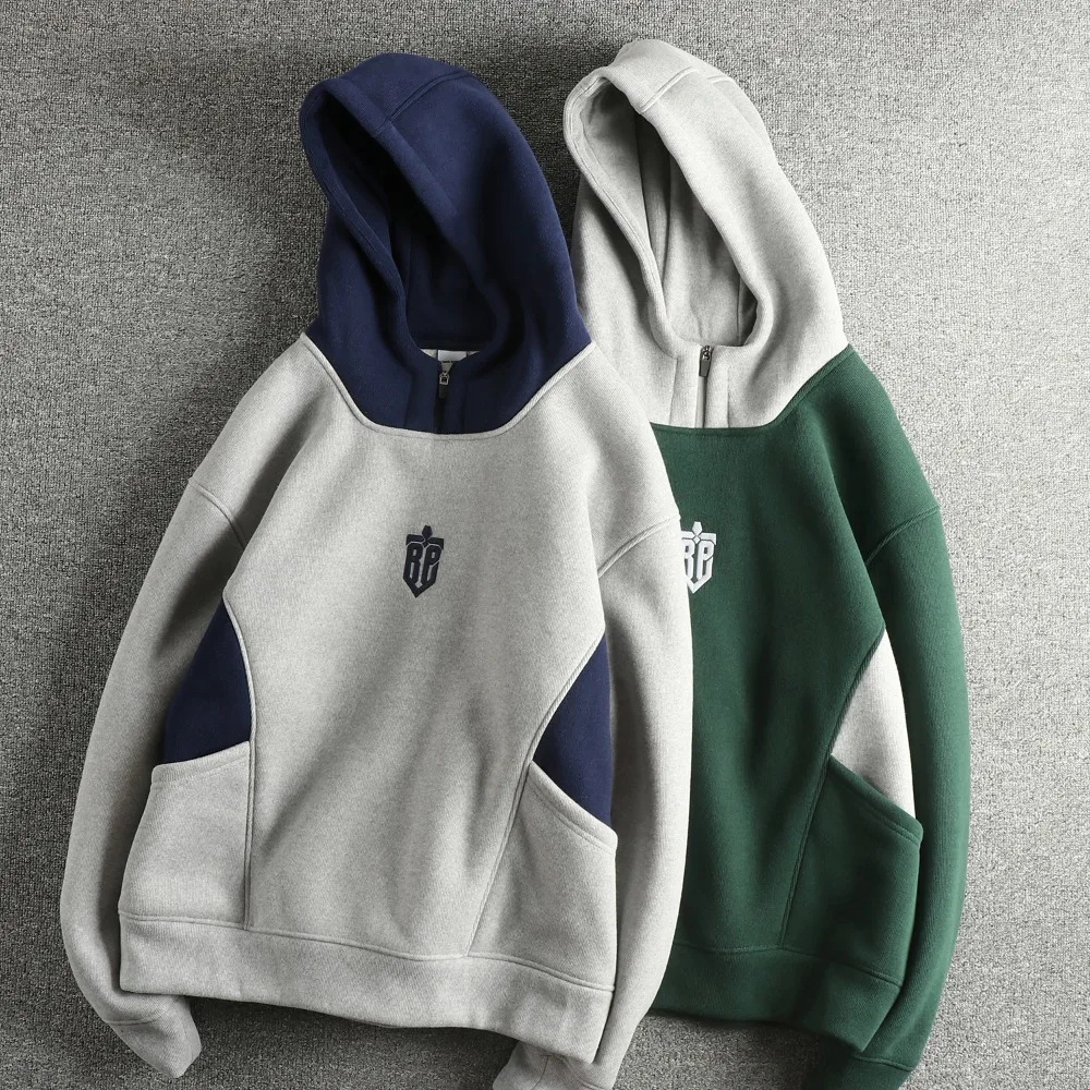 Męska bluza z kapturem z grubego, aksamitnego materiału, z prostymi haftowanymi literami, kontrastowymi przeszyciami, modna bluza z kapturem.