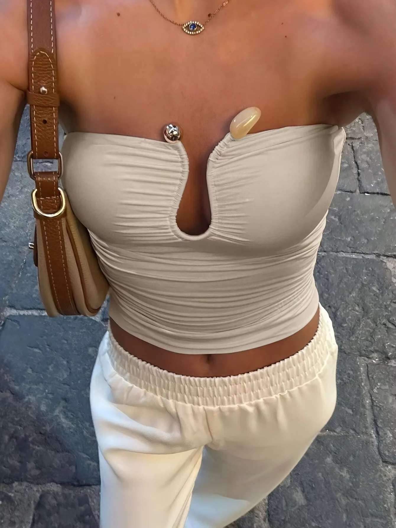 Cropped Top, Summer Solid Color Chest-Hugging Backless Pleated U-Shaped Buckle Water Droplet Hollow Design Sexy and Elegant Fit