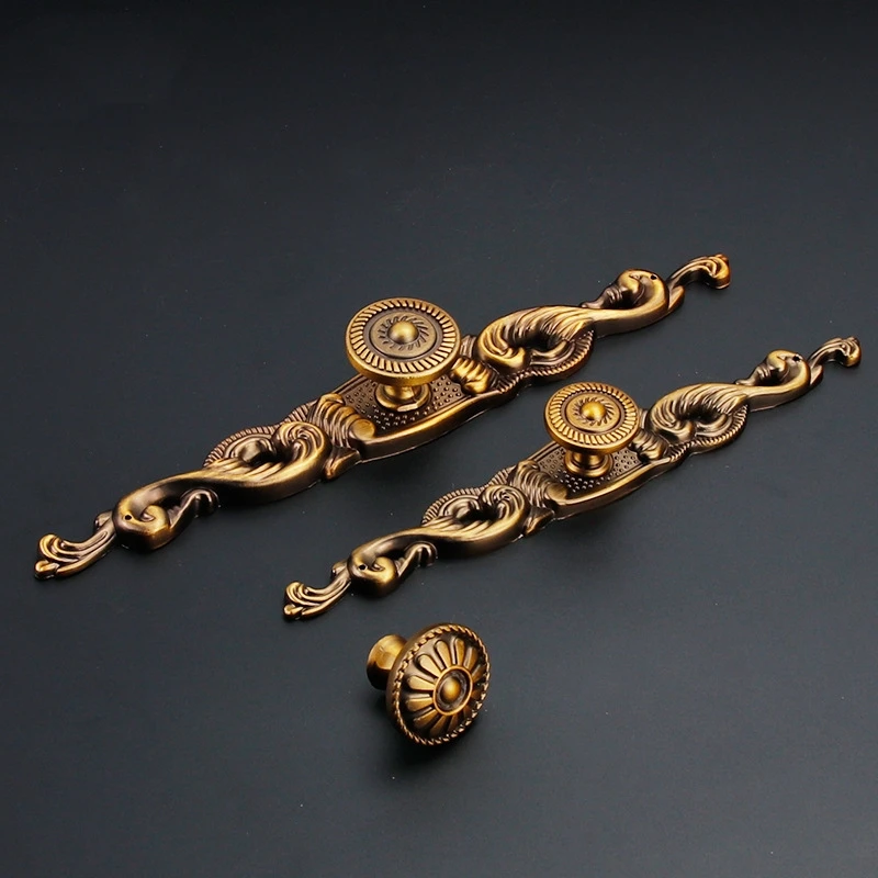 Antique Kitchen Door Handles Cabinet Pulls Drawer Knobs Wardrobe Door Handles Brushed Vintage Yellow Bronze Furniture Hardware